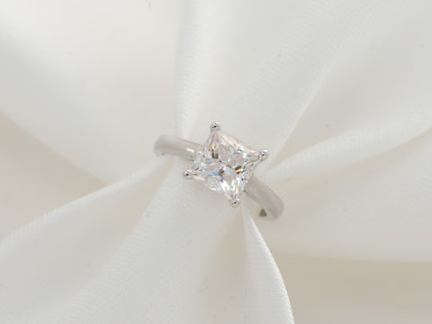 ANILLO MOISANITA CUADRADO