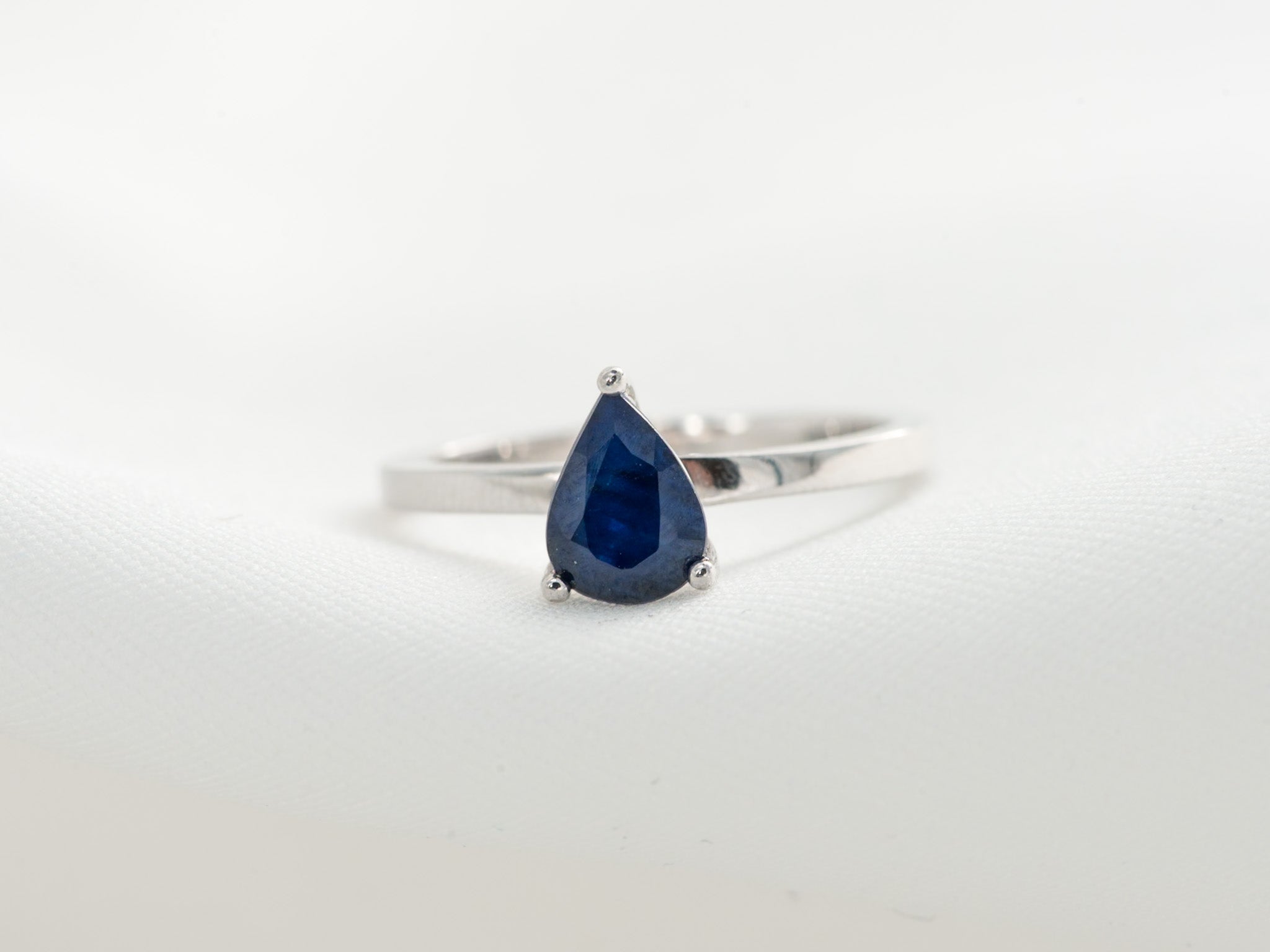 ANILLO ZAFIRO GOTA