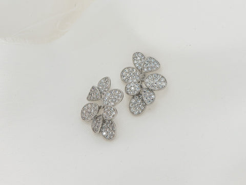 ARETES OLIVIA
