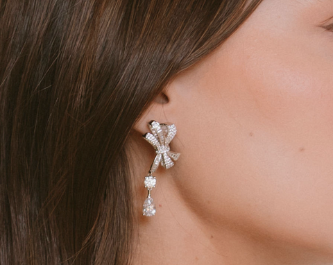 ARETES MOÑO CARTIER